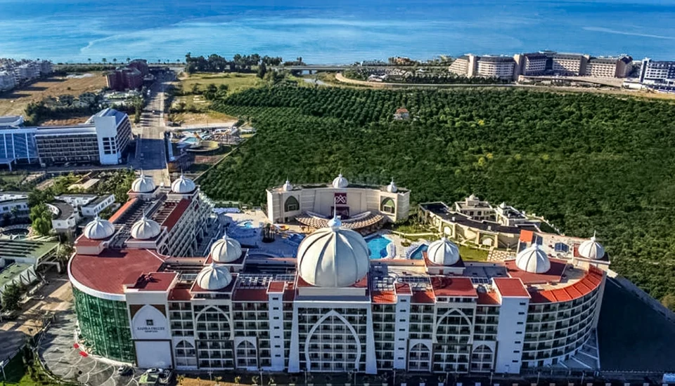 زافیرا دلوکس ریزورت و اسپا